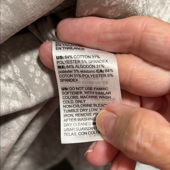 Chico's Size 2.5 - Large 12/14 - Python Fitted Shirt Blouse - LIGHT GRAY - B14 - Picture 11 of 12